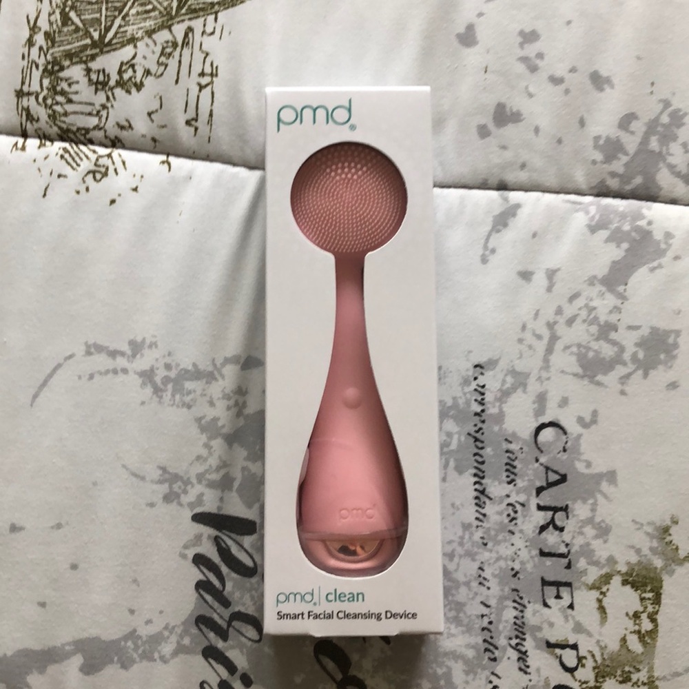 🆕🌟pmd clan Smart Facial Cleansing Device🌟🆕